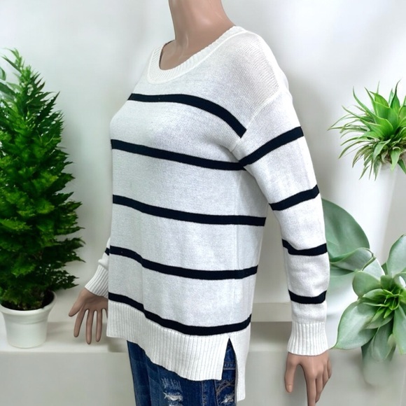 Old Navy Ribbed Trimmed Black & White Striped Pullover Sweater - Picture 11 of 16